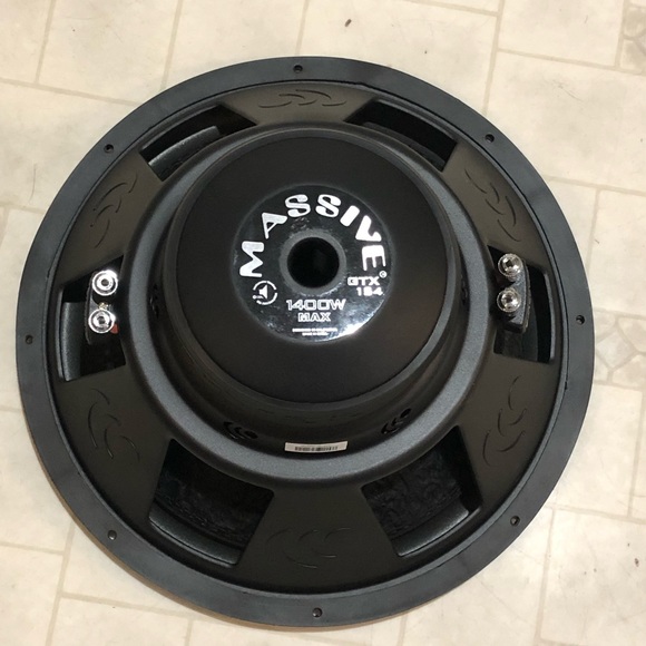 MASSIVE GTX 154 1400 Watt Speaker - Picture 2 of 5